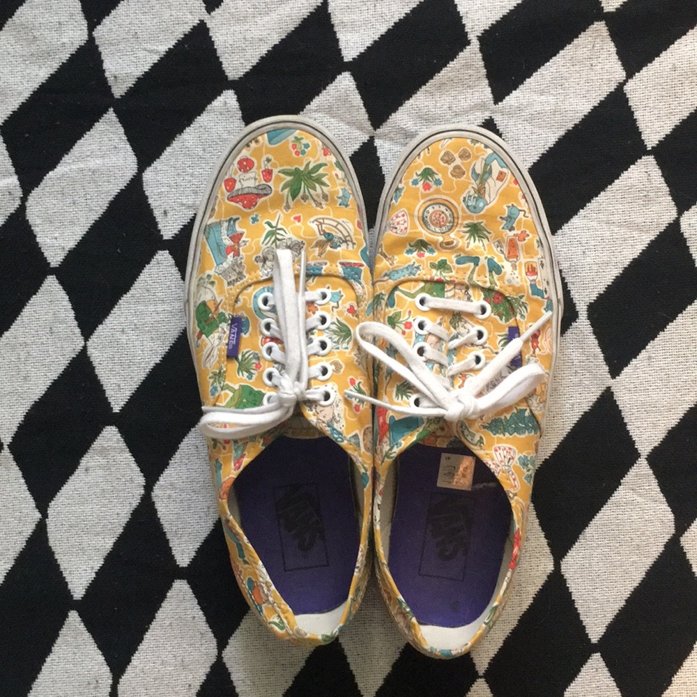 Limited edition: Alice In Wonderland shoes